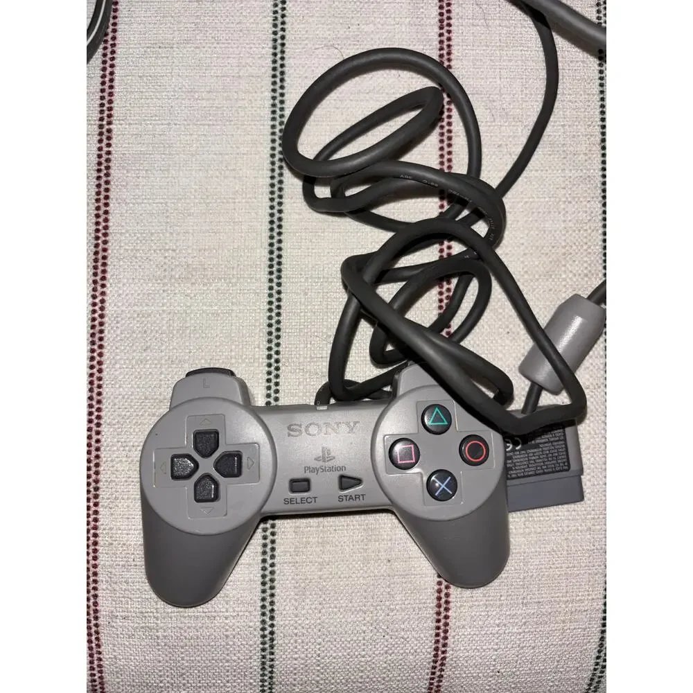 Sony PlayStation 1 Launch Edition Home Console with controller & Namco Guncon